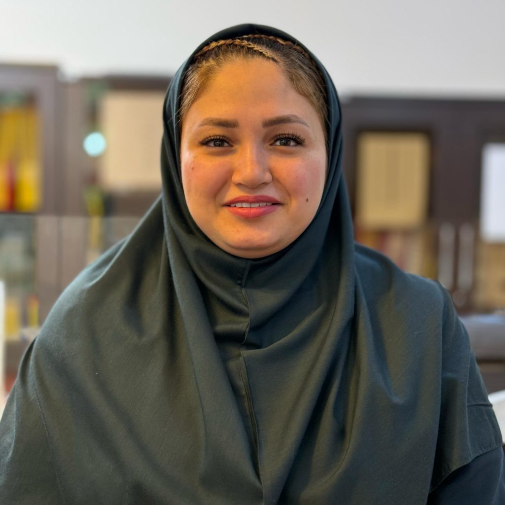 ثریا ریاحی مهر مدیر آموزش مرکز علمی کاربردی مجمع امور صنفی اهواز