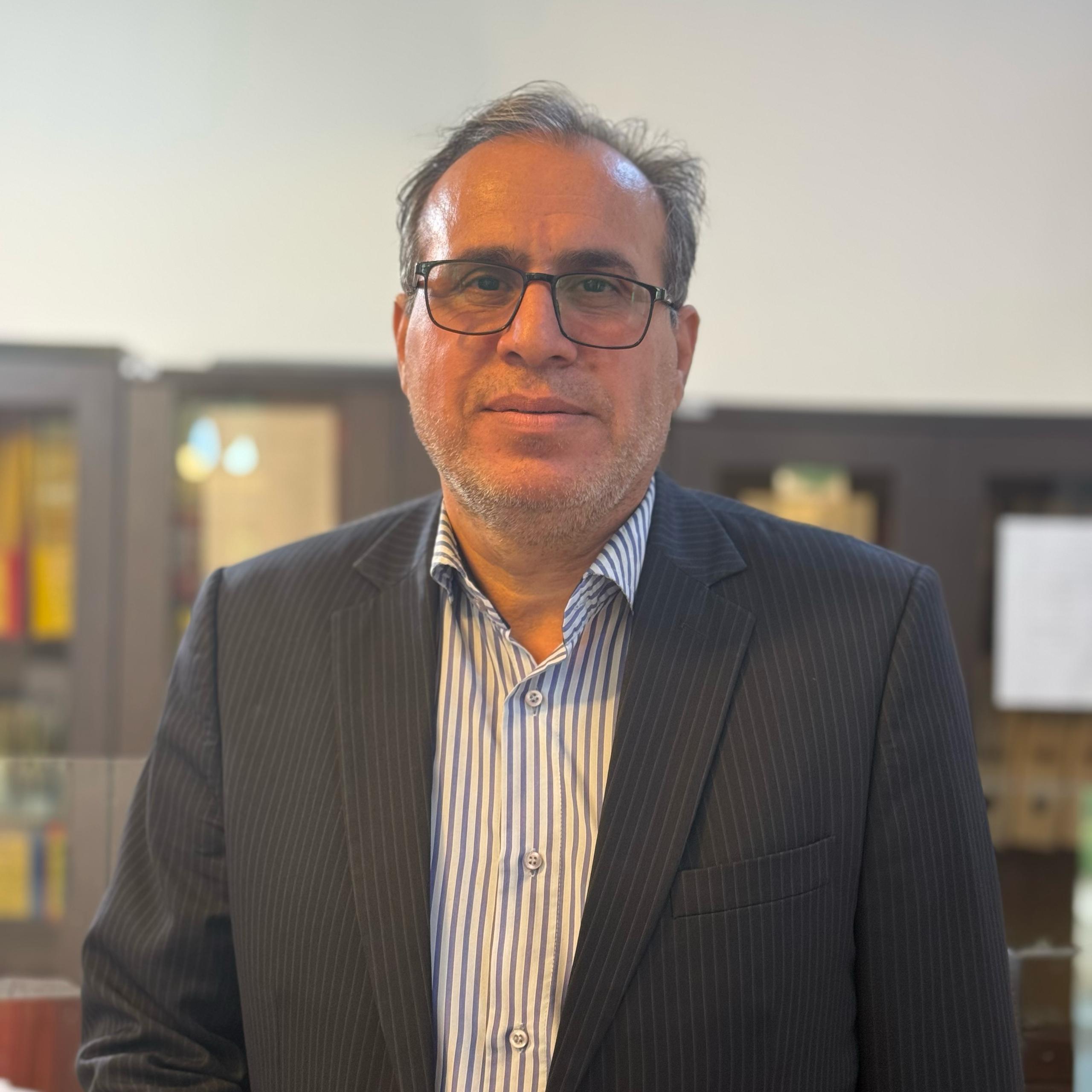 محمد کوتی مدرس گروه مدیریت دانشگاه علمی کاربردی مرکز مجمع امور صنفی اهواز